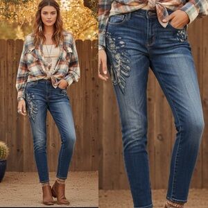 Sundance Driftwood Marylin Embroidered‎ Native size 29